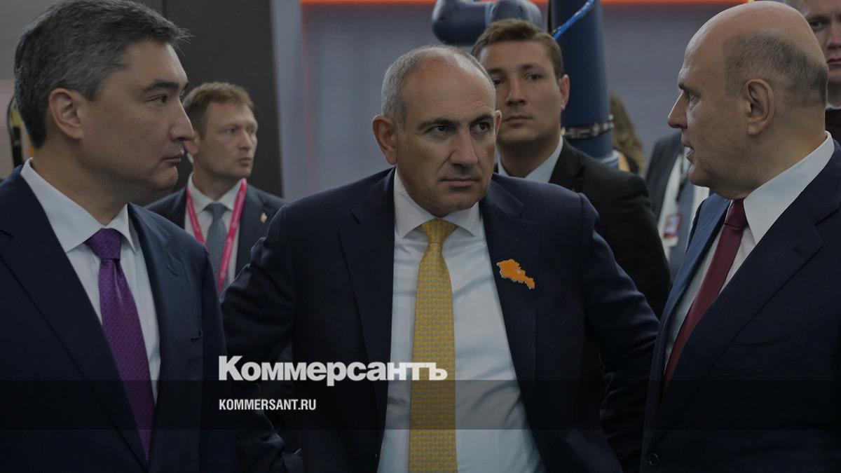 Փաշինյանը հաստատում է Հայաստանի մասնակցությունը ԵԱՏՄ-ում